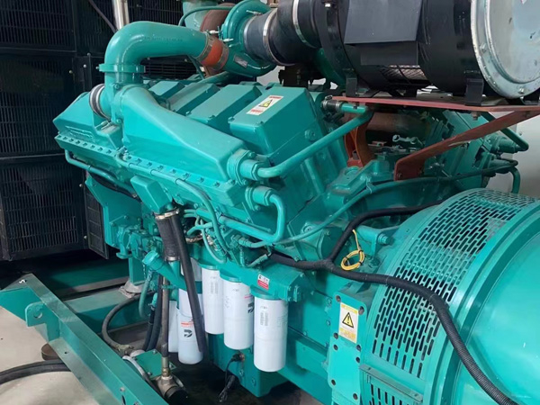 安塞更换100kW柴油发电机组机油时，需要注意哪些事项？